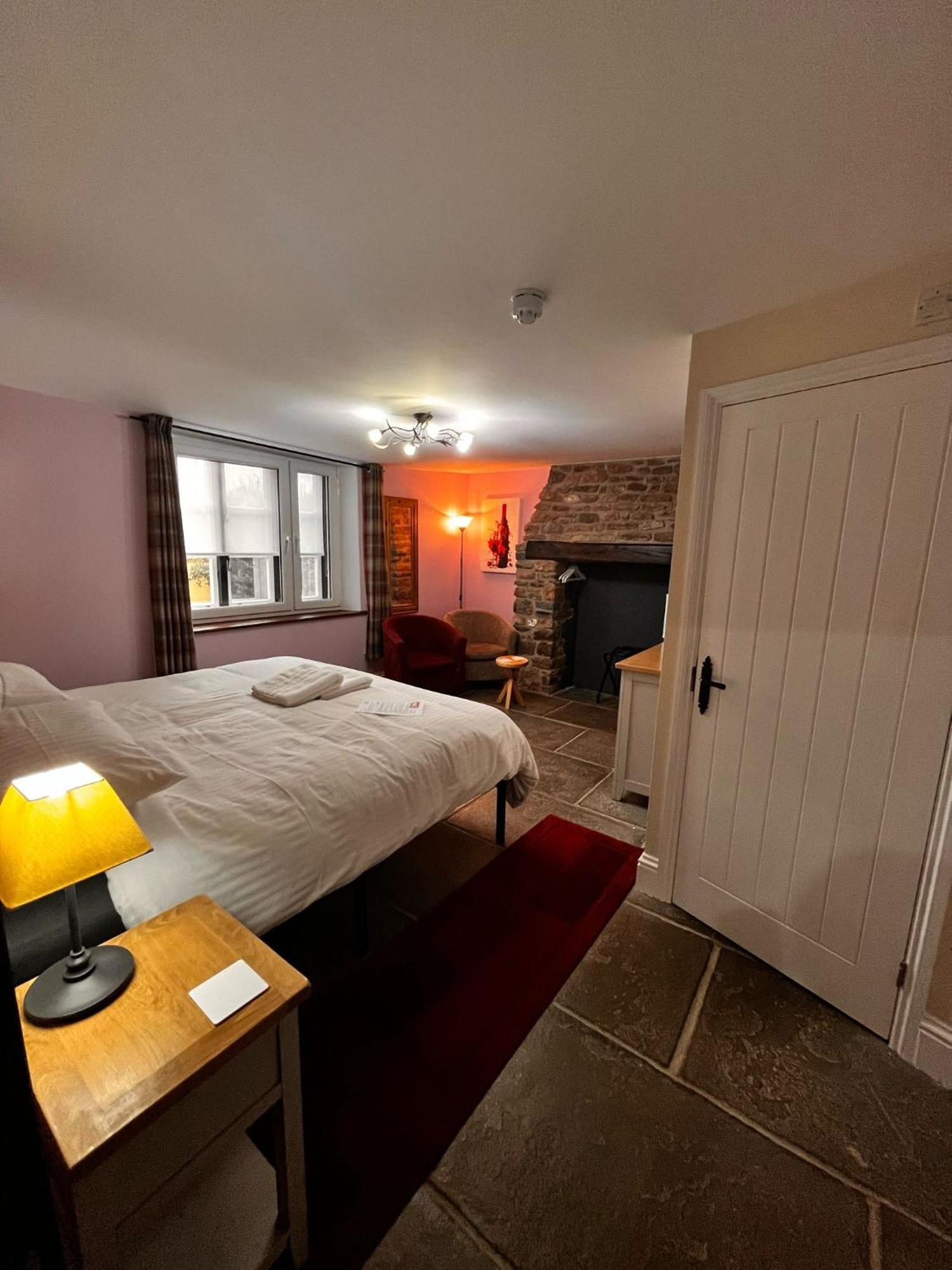 Old Manor House Bed and Breakfast Axbridge Buitenkant foto