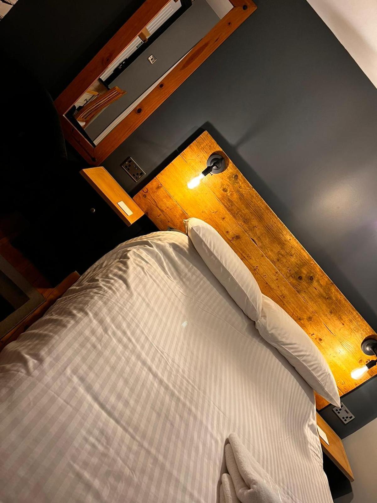 Old Manor House Bed and Breakfast Axbridge Buitenkant foto