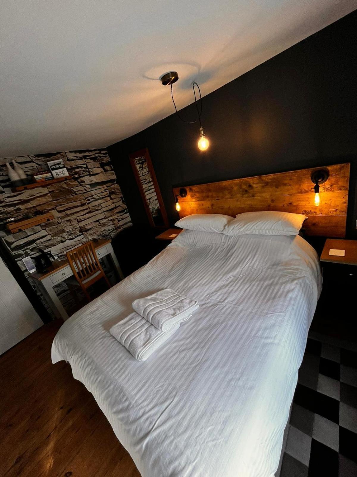 Old Manor House Bed and Breakfast Axbridge Buitenkant foto